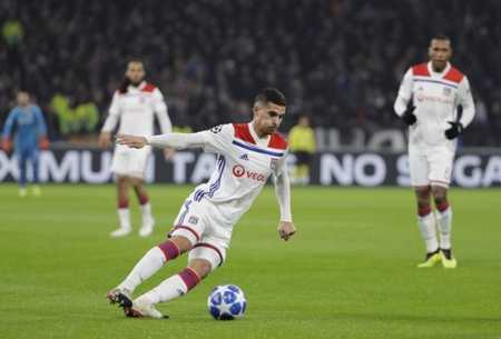 这就又走了？英媒：预计踢完同莱斯特的英联杯，范尼就会离开曼联.